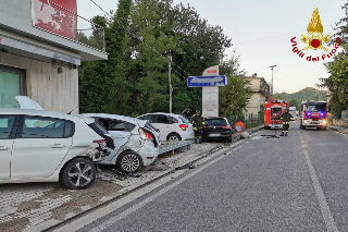 Fuga di gas dopo l’incidente, all’alba residenti evacuati a Comunanza